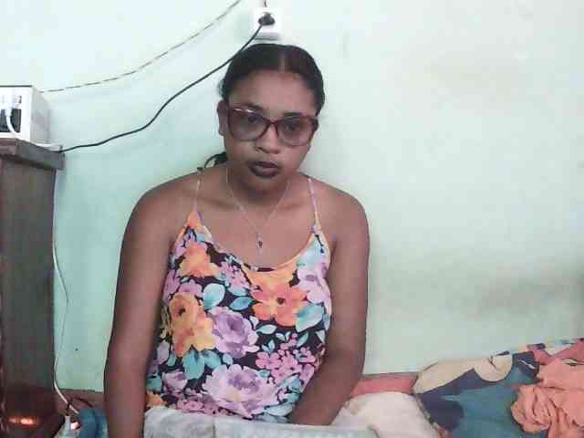 TriciaBella webcam