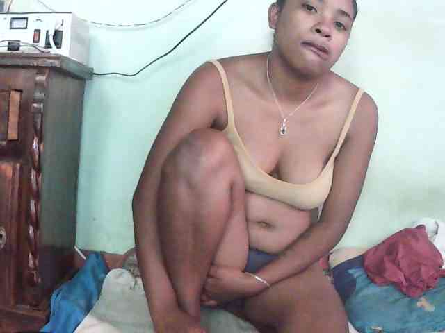 TriciaBella webcam