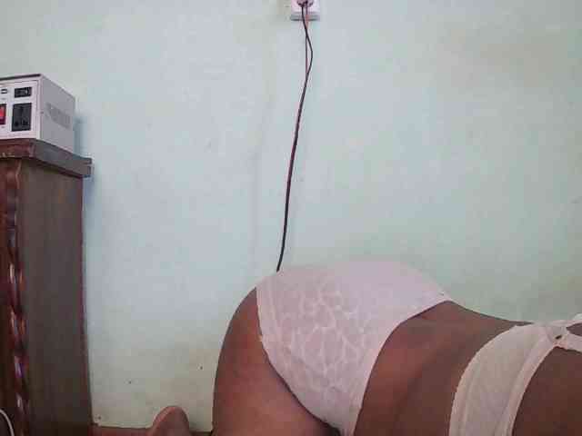 TriciaBella webcam