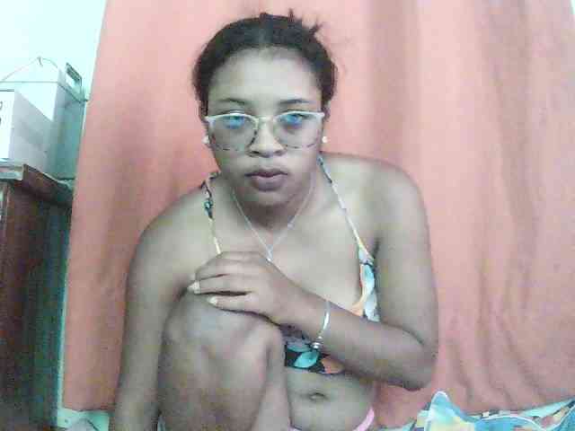 TriciaBella webcam