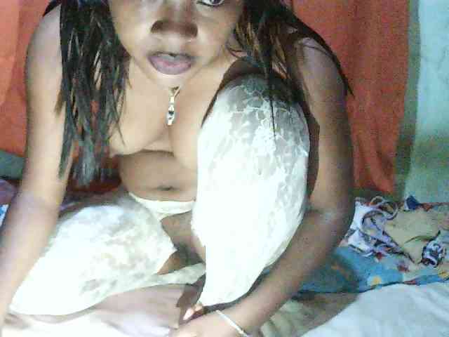 TriciaBella webcam