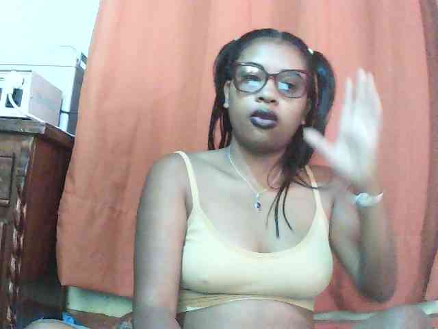 TriciaBella webcam