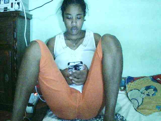 TriciaBella webcam