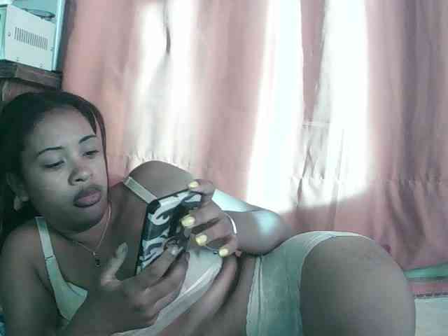 TriciaBella webcam