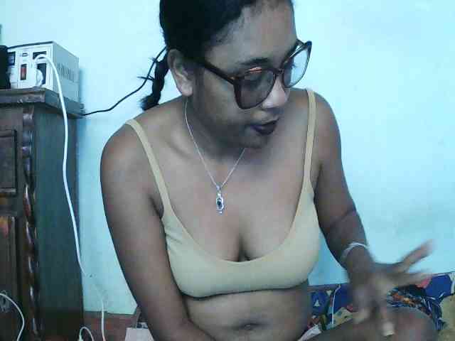 TriciaBella webcam