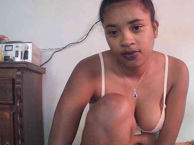 TriciaBella webcam