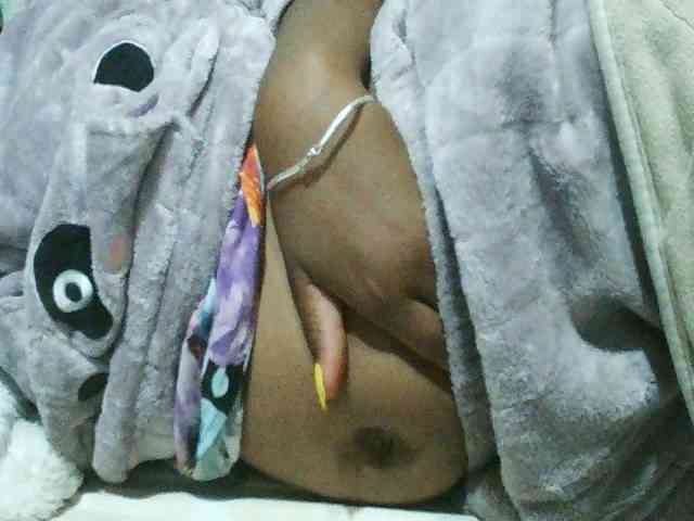 TriciaBella webcam