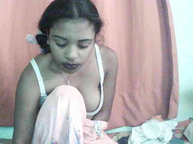 TriciaBella webcam