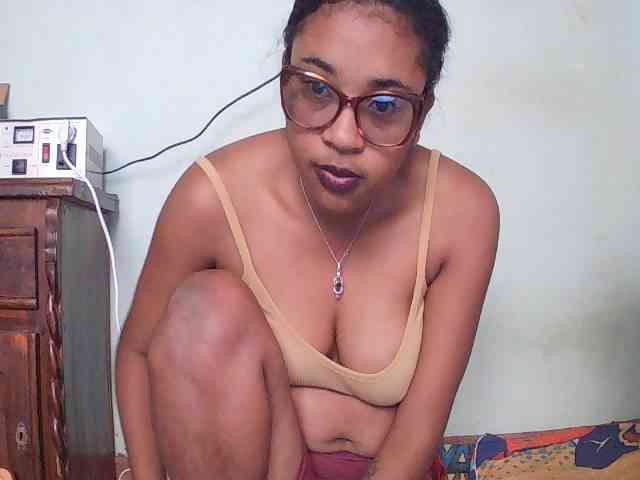 TriciaBella webcam