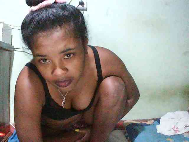 TriciaBella webcam