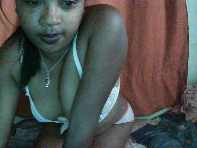 TriciaBella webcam