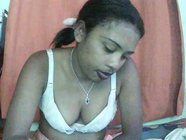 TriciaBella webcam