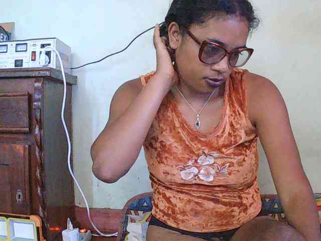 TriciaBella webcam