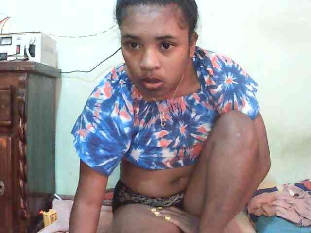 TriciaBella webcam