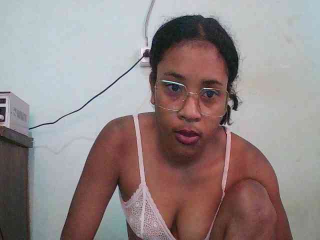 TriciaBella webcam