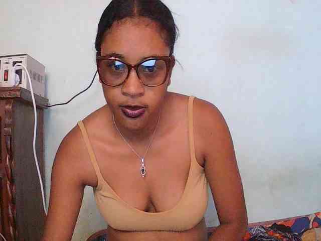 TriciaBella webcam