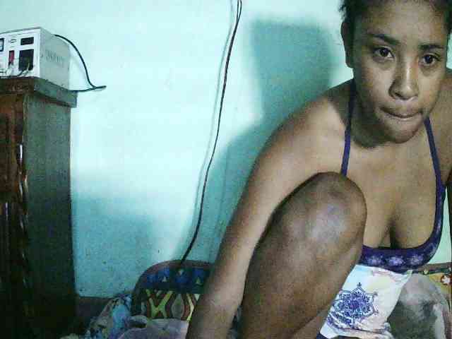 TriciaBella webcam