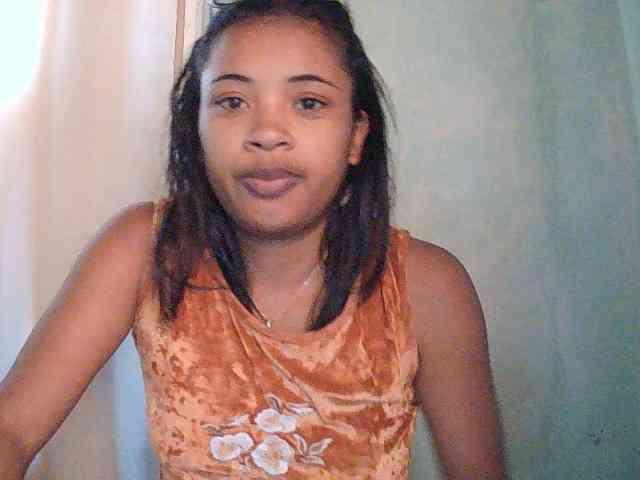 TriciaBella webcam