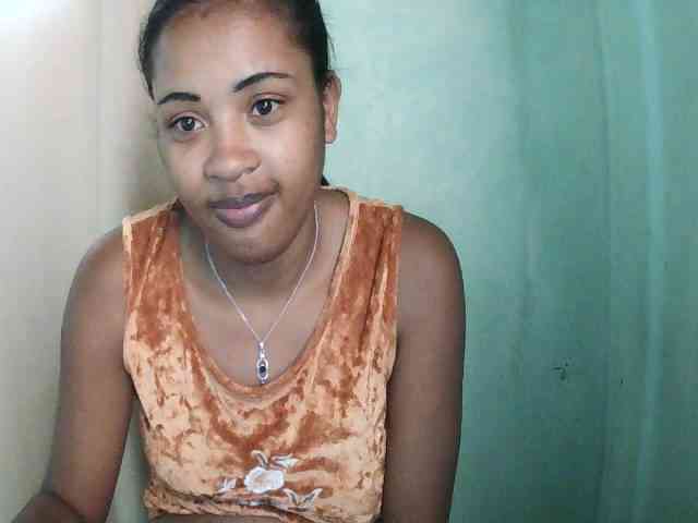 TriciaBella webcam