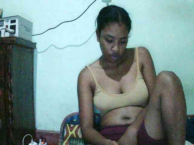 TriciaBella webcam