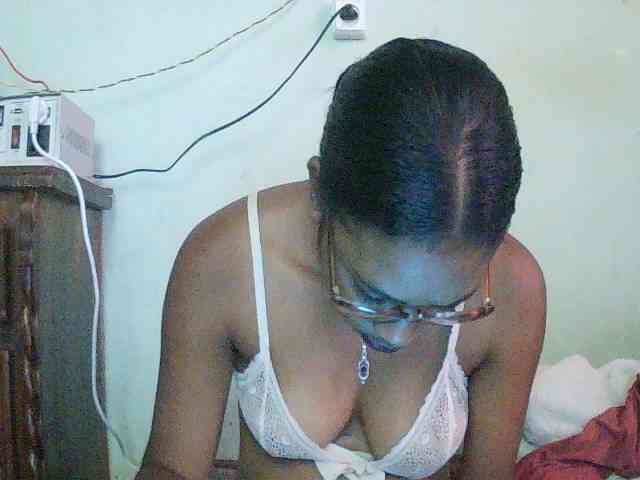 TriciaBella webcam