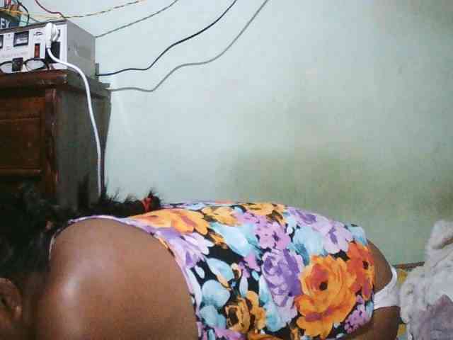 TriciaBella webcam