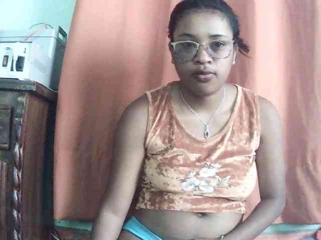 TriciaBella webcam