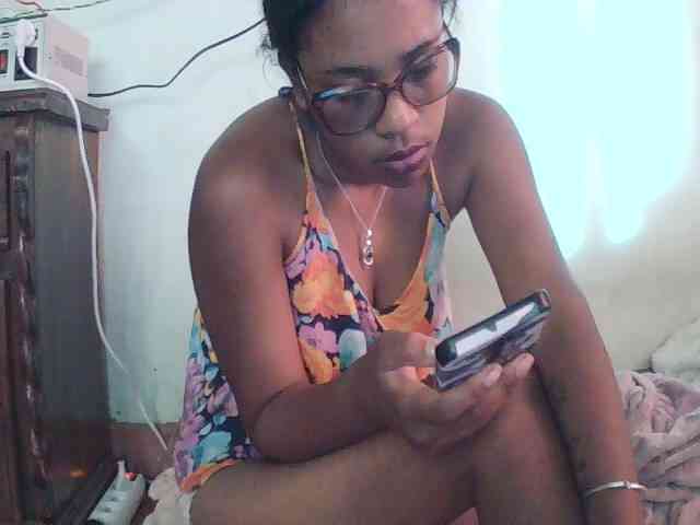 TriciaBella webcam
