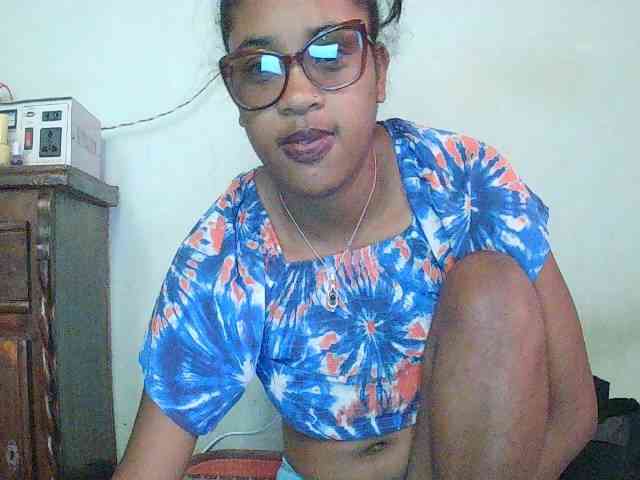 TriciaBella webcam