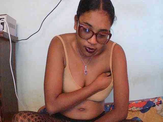 TriciaBella webcam