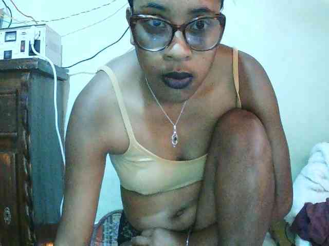 TriciaBella webcam