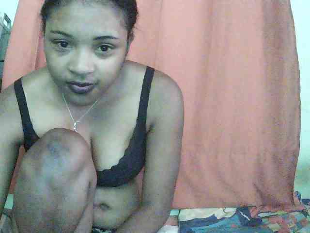 TriciaBella webcam