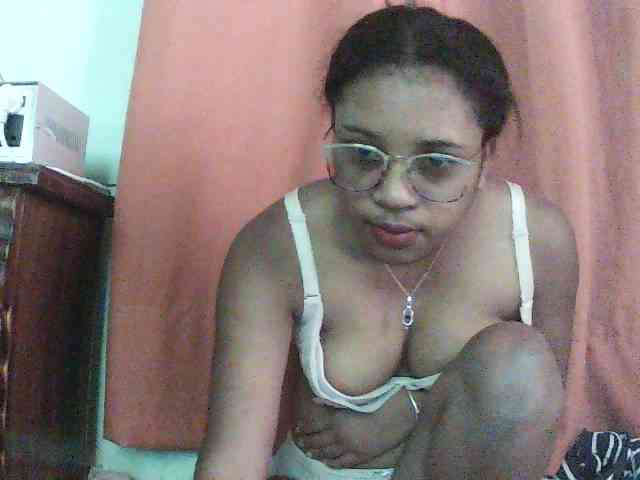 TriciaBella webcam