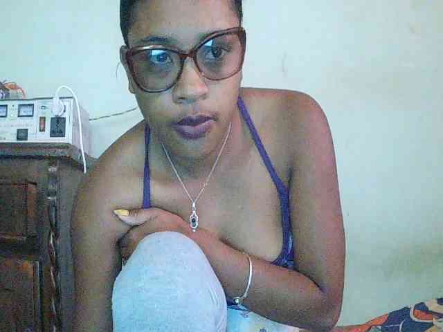 TriciaBella webcam