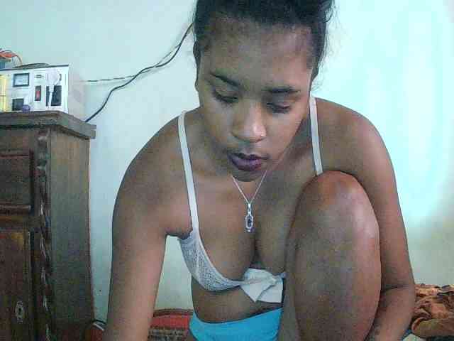 TriciaBella webcam