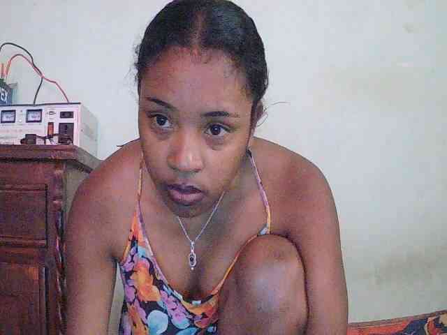 TriciaBella webcam