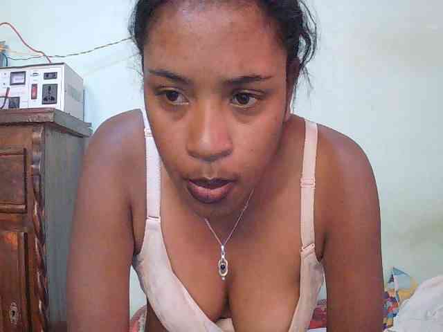 TriciaBella webcam
