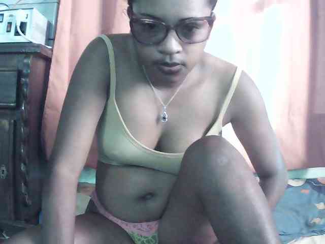 TriciaBella webcam