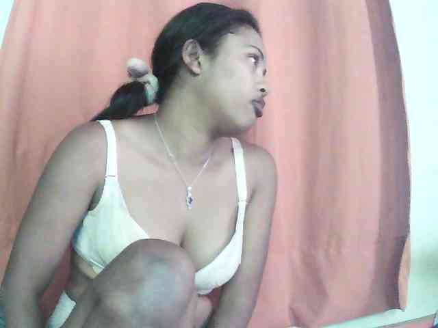 TriciaBella webcam
