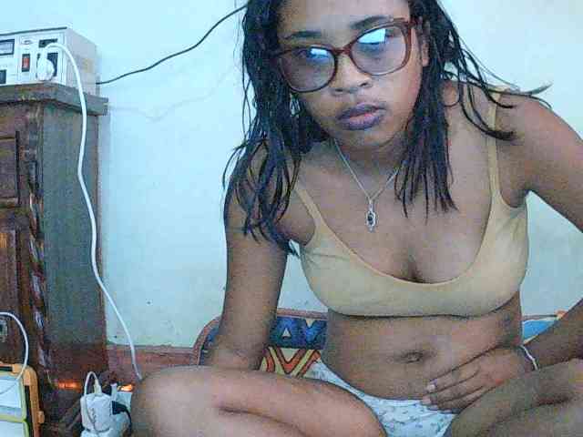 TriciaBella webcam