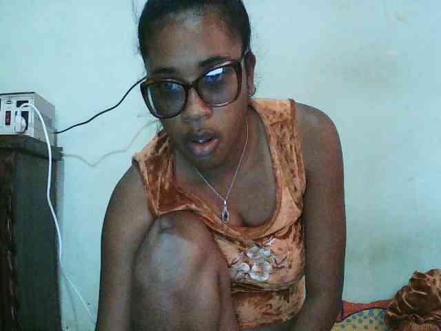 TriciaBella webcam