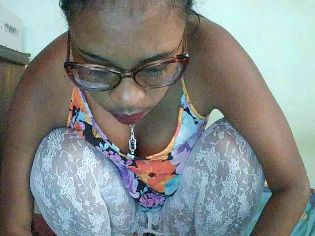 TriciaBella webcam