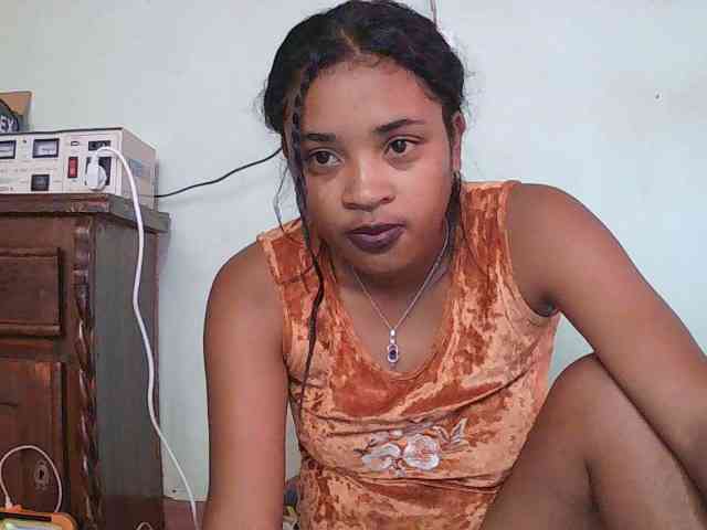 TriciaBella webcam