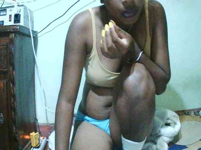 TriciaBella webcam