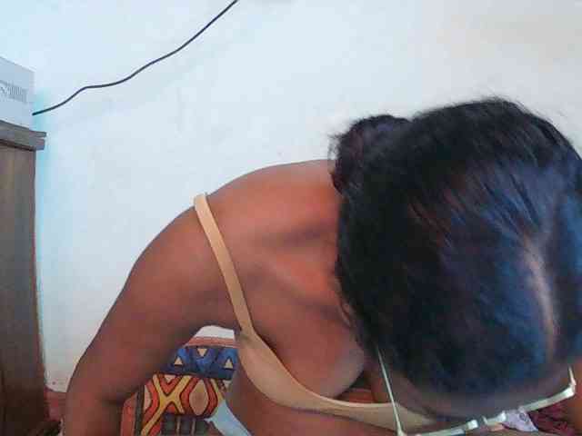 TriciaBella webcam