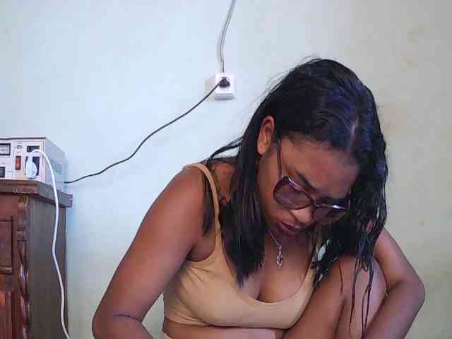 TriciaBella webcam