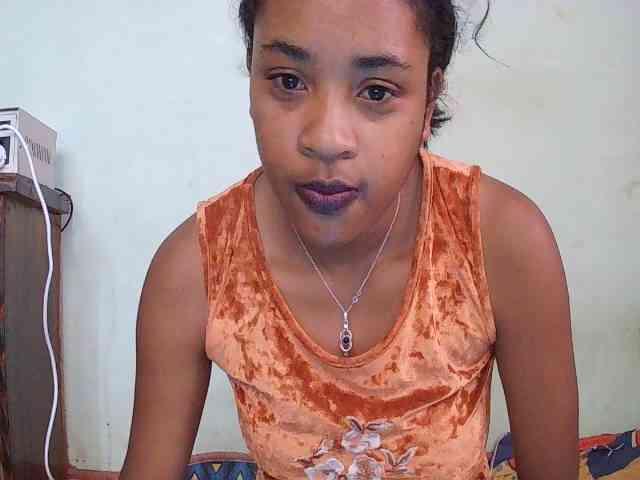 TriciaBella webcam