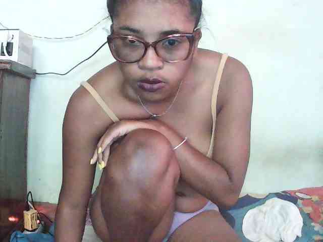 TriciaBella webcam