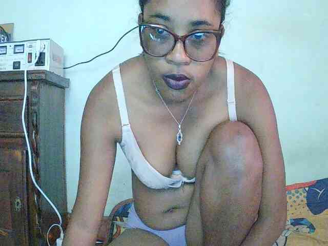 TriciaBella webcam