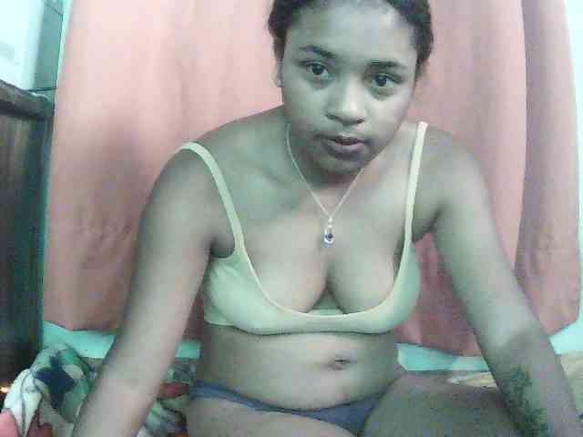 Modèle: TriciaBella